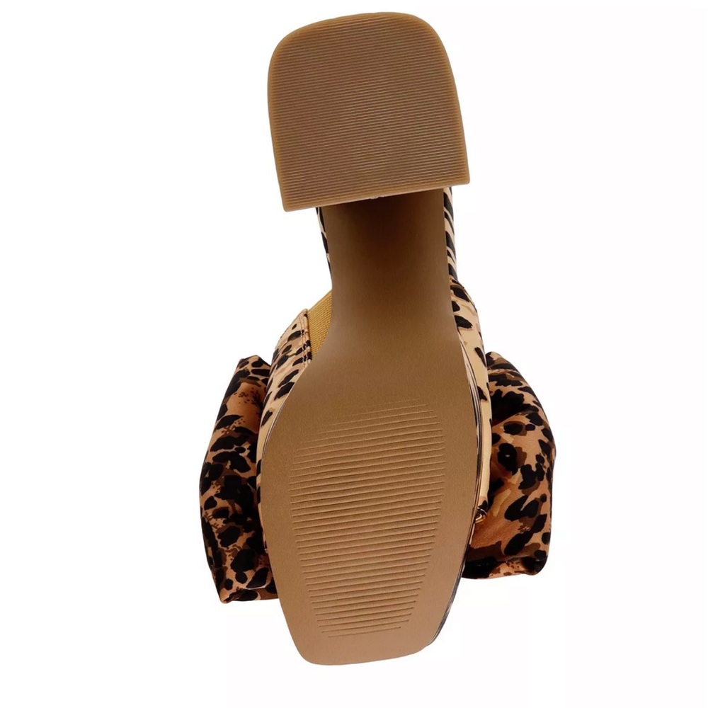 Betsey Johnson Leopard Print Heels - Picture 12 of 12
